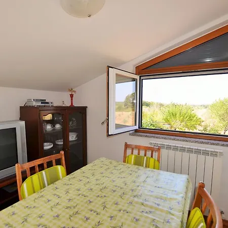 Sv. Pelegrin Apartment *