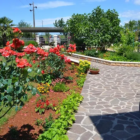 Апартаменты Sv. Pelegrin *